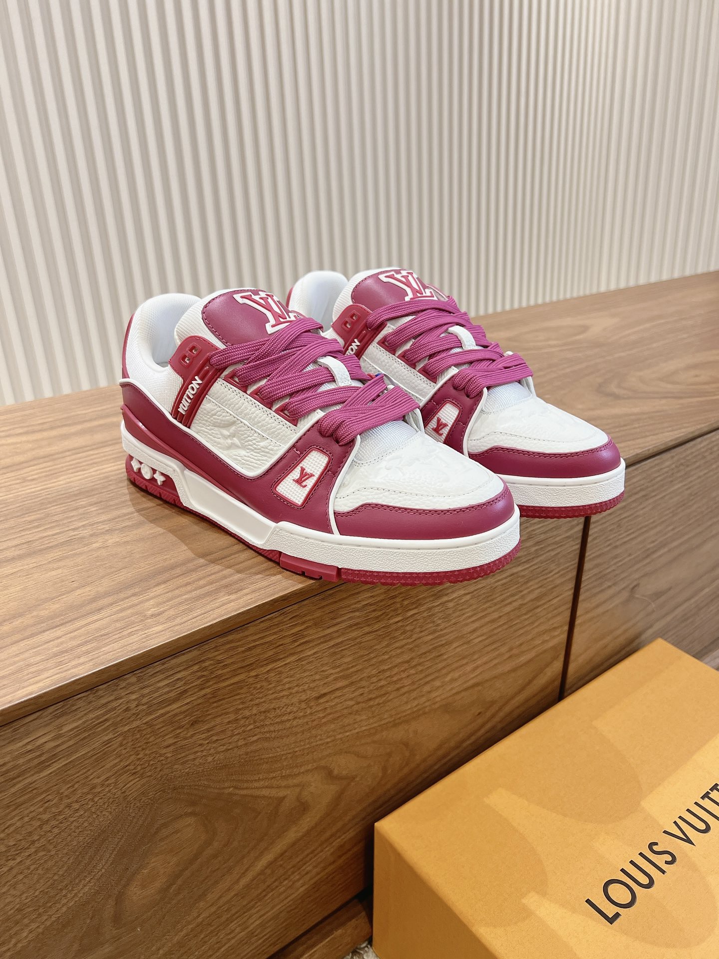 Men's shoes