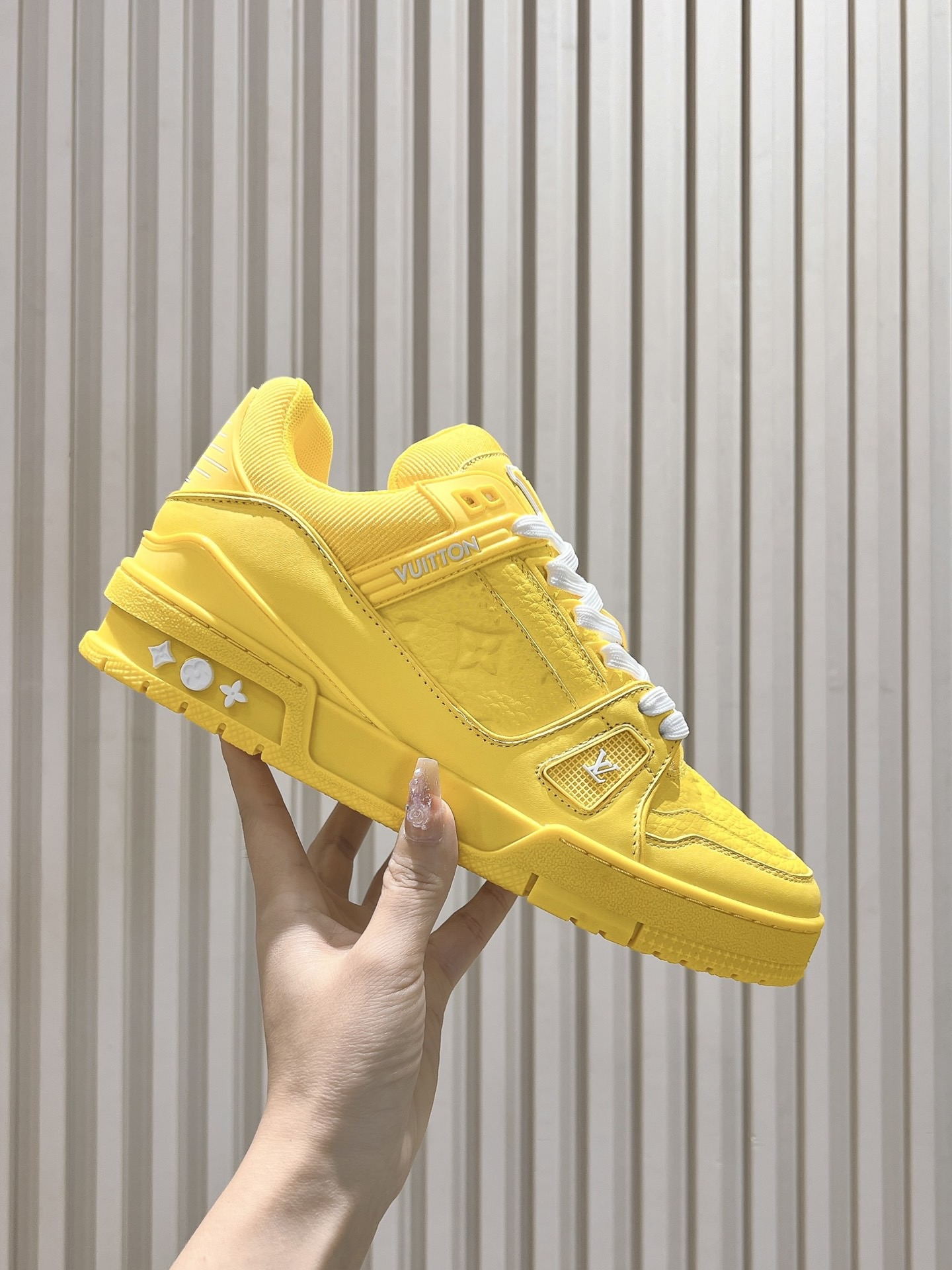 Men's shoes