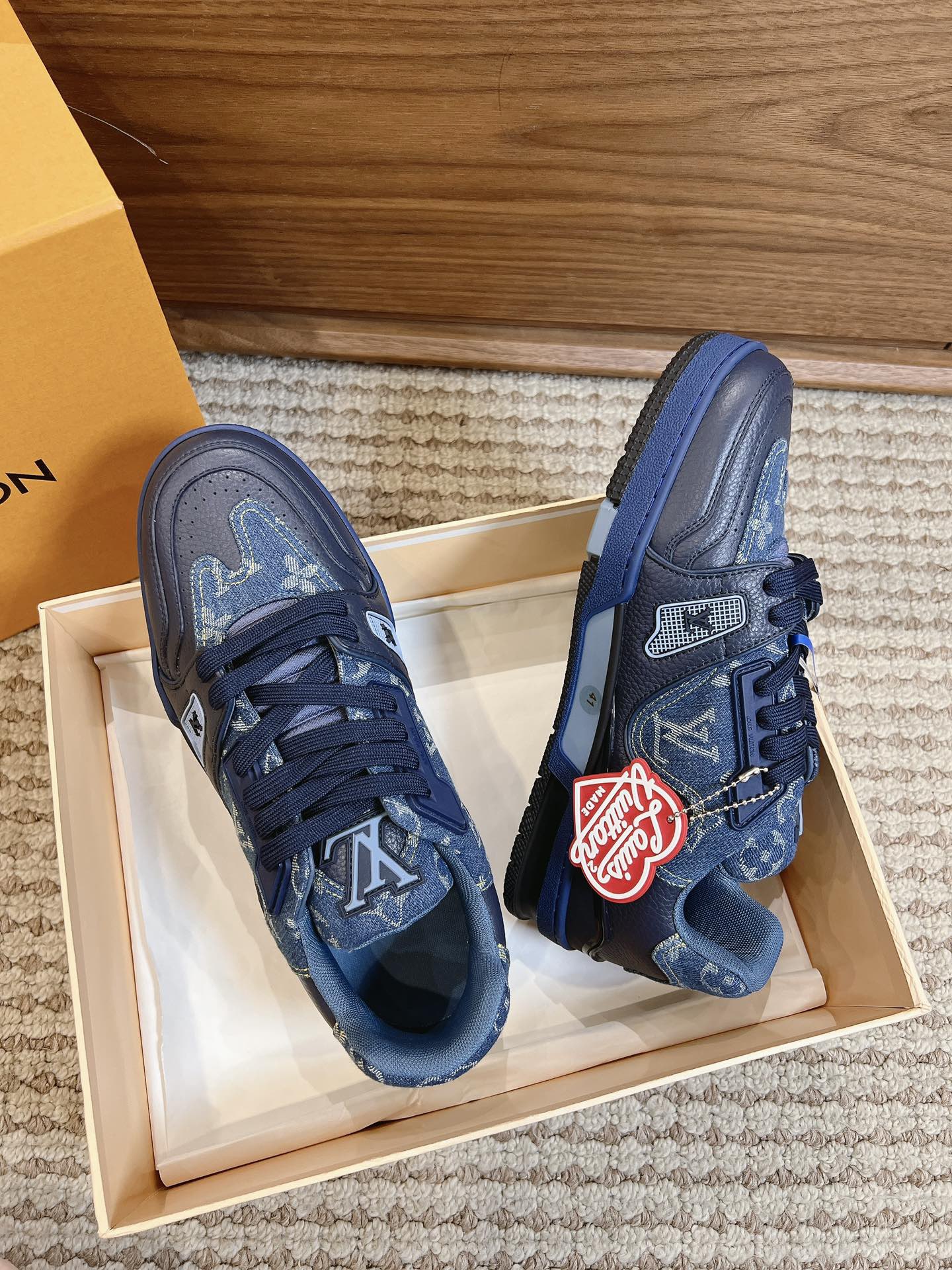 Men's shoes
