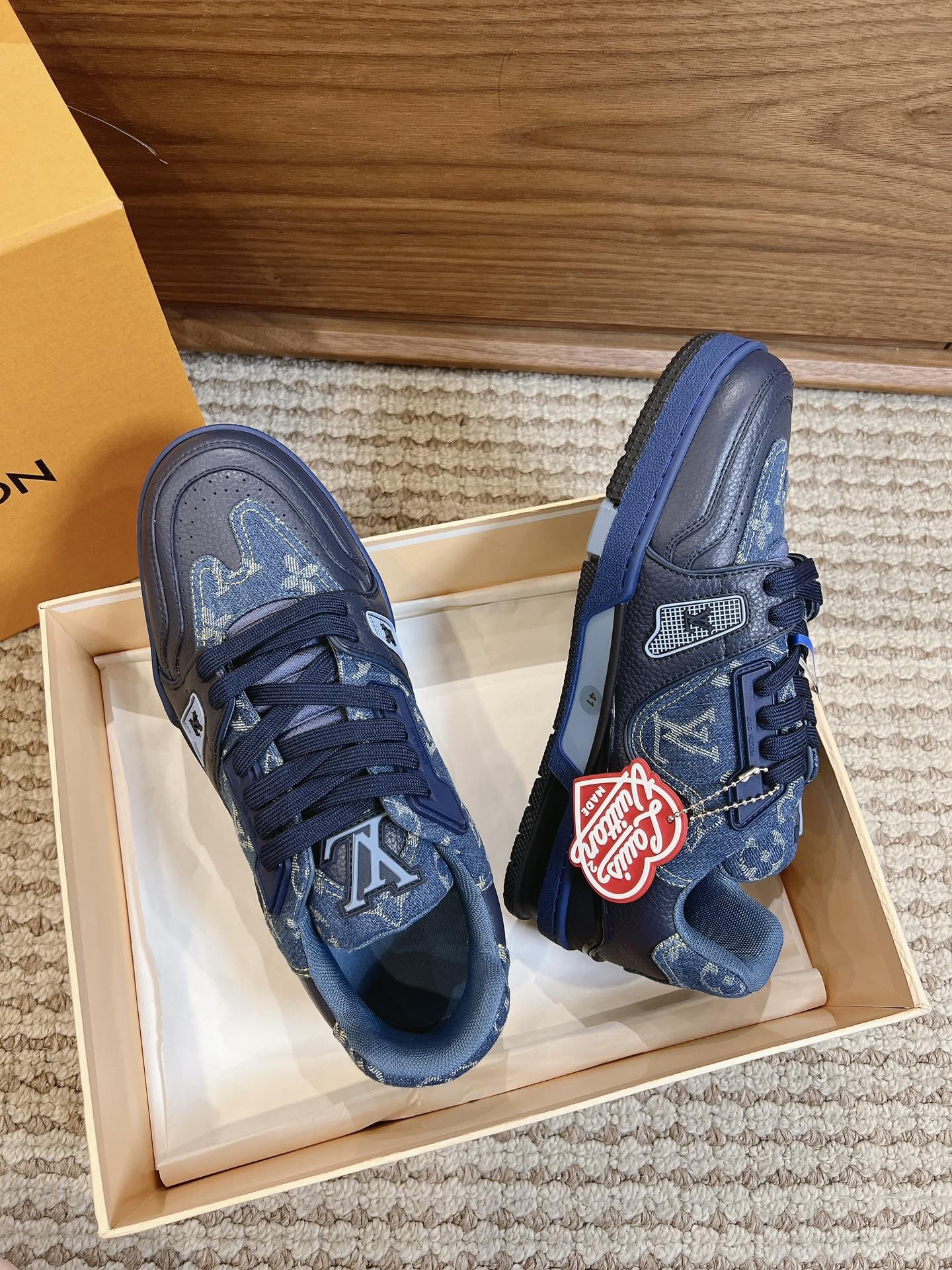 Men's shoes