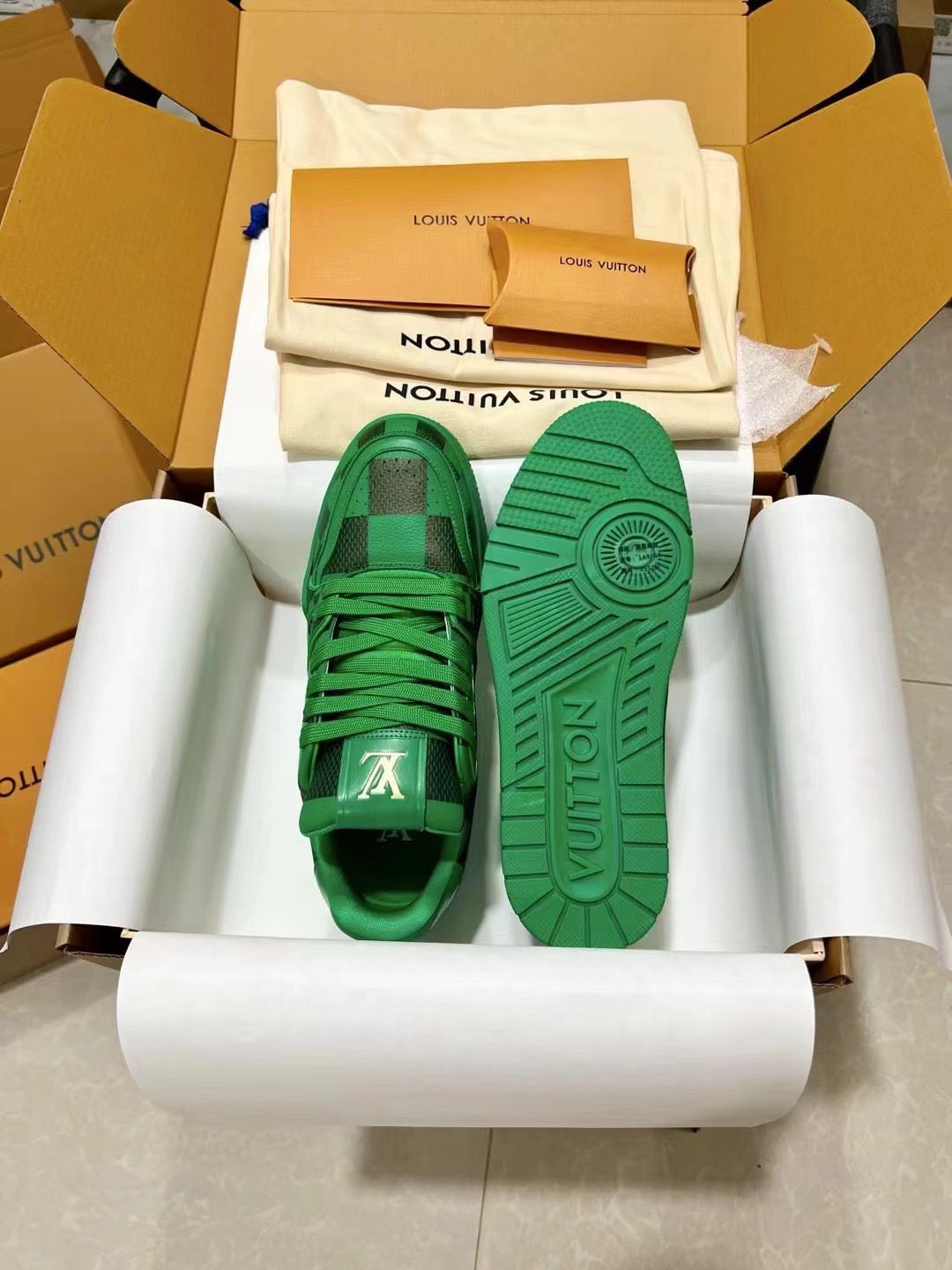 Men's shoes