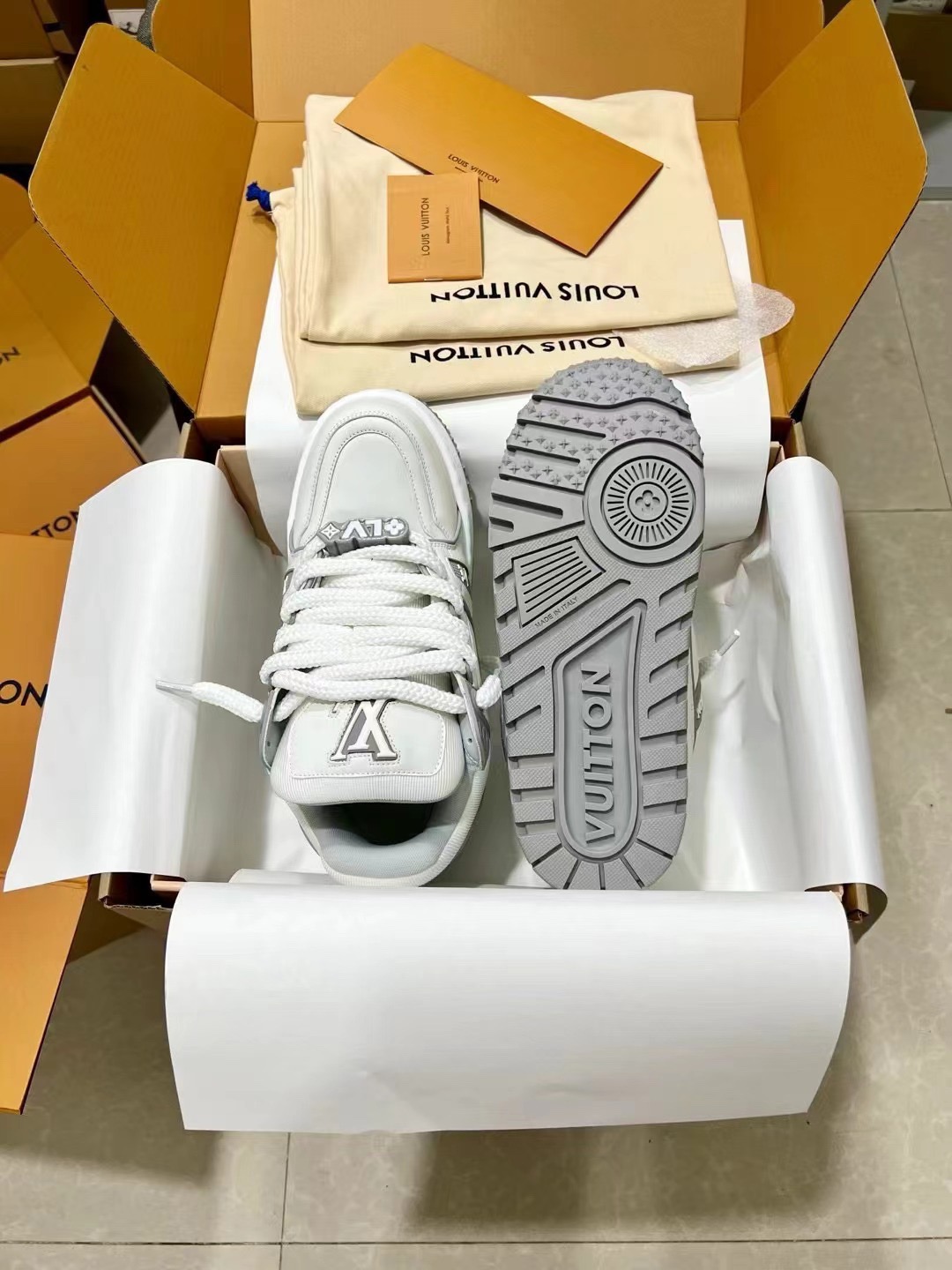 Men's shoes
