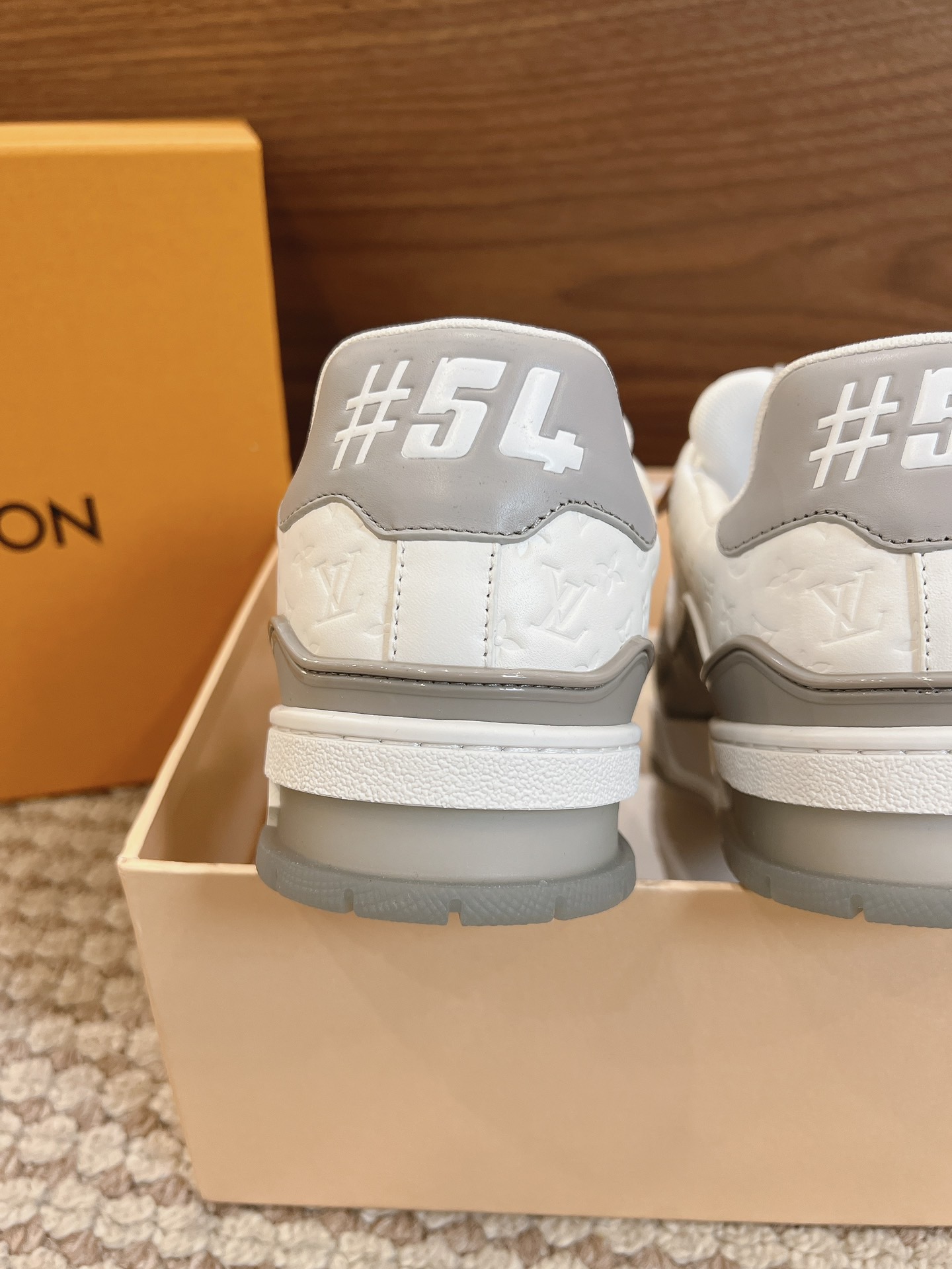 Men's shoes