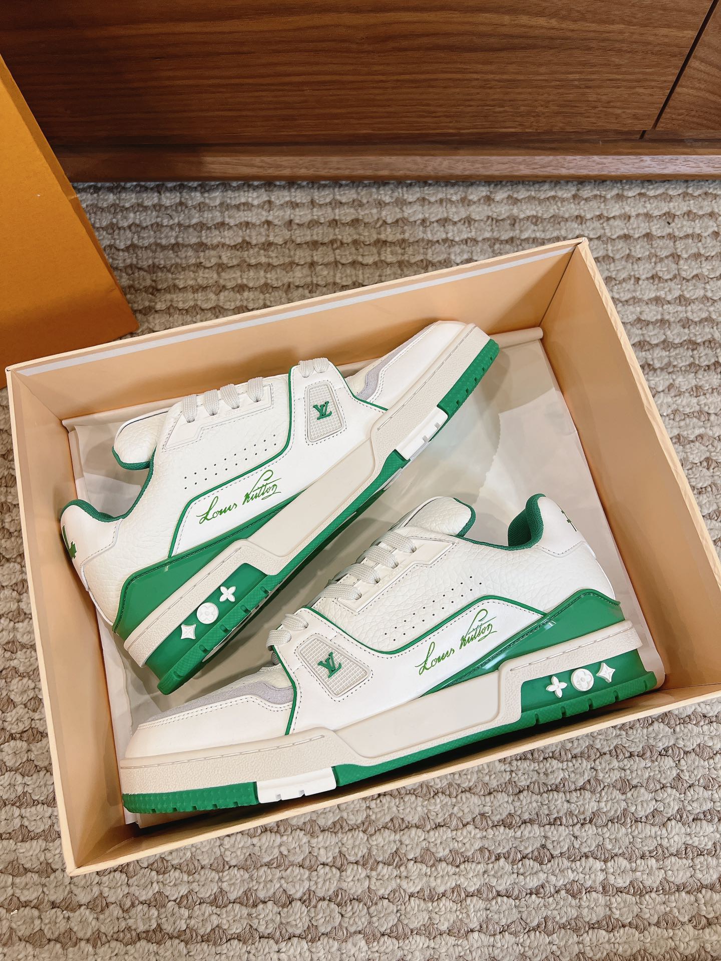 Men's shoes