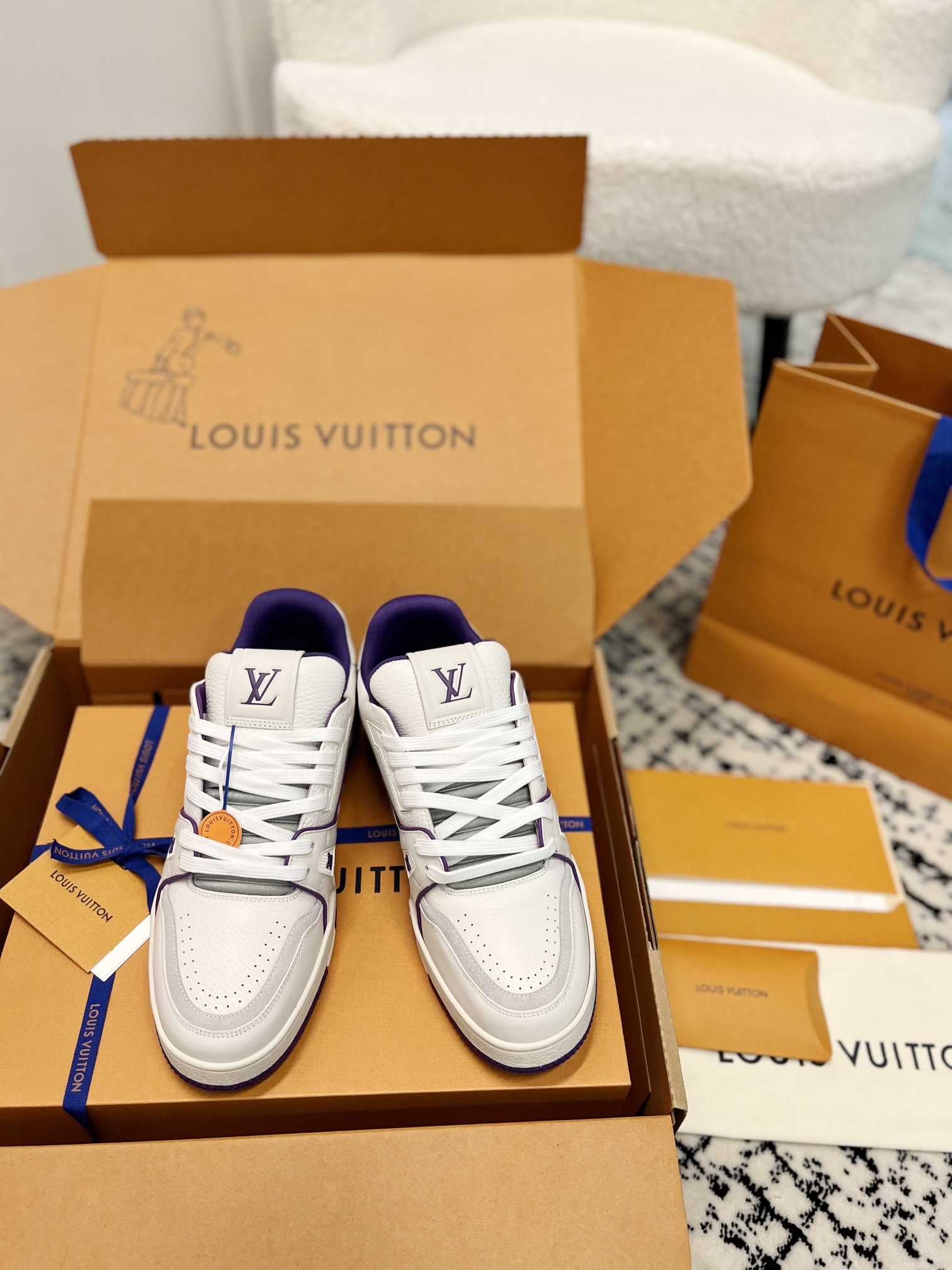 Men's shoes
