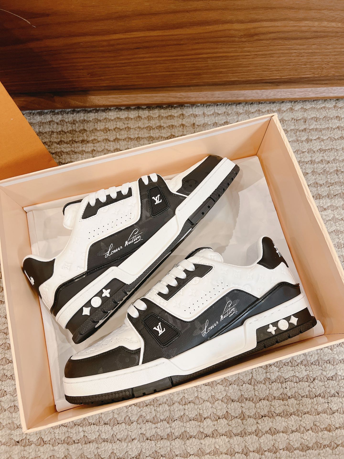 Men's shoes