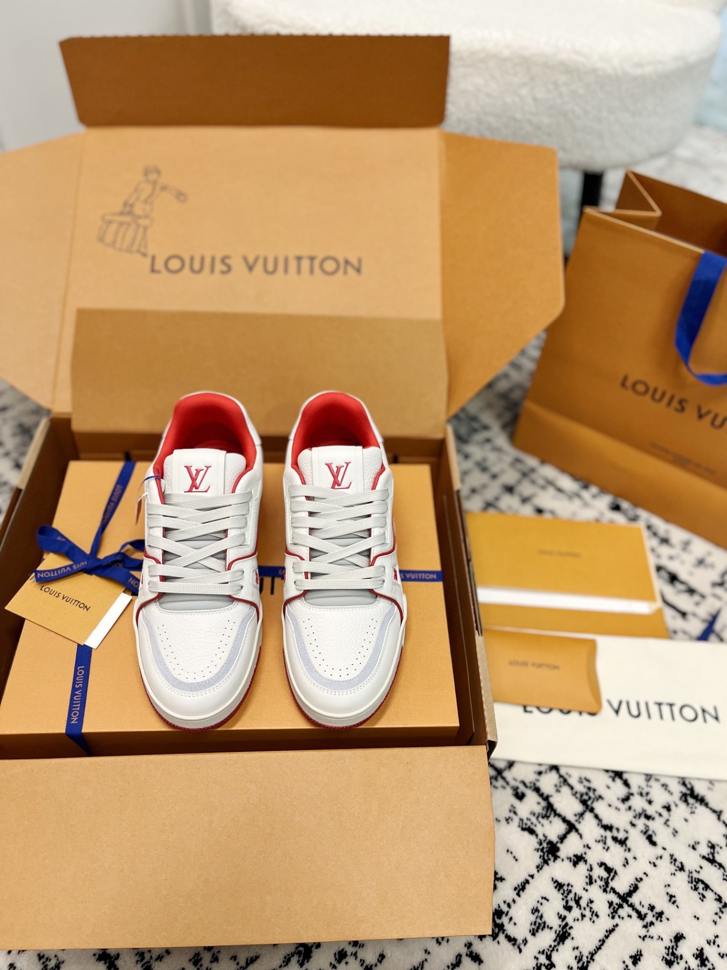 Men's shoes