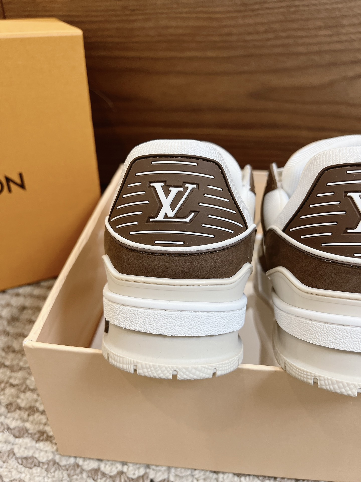 Men's shoes