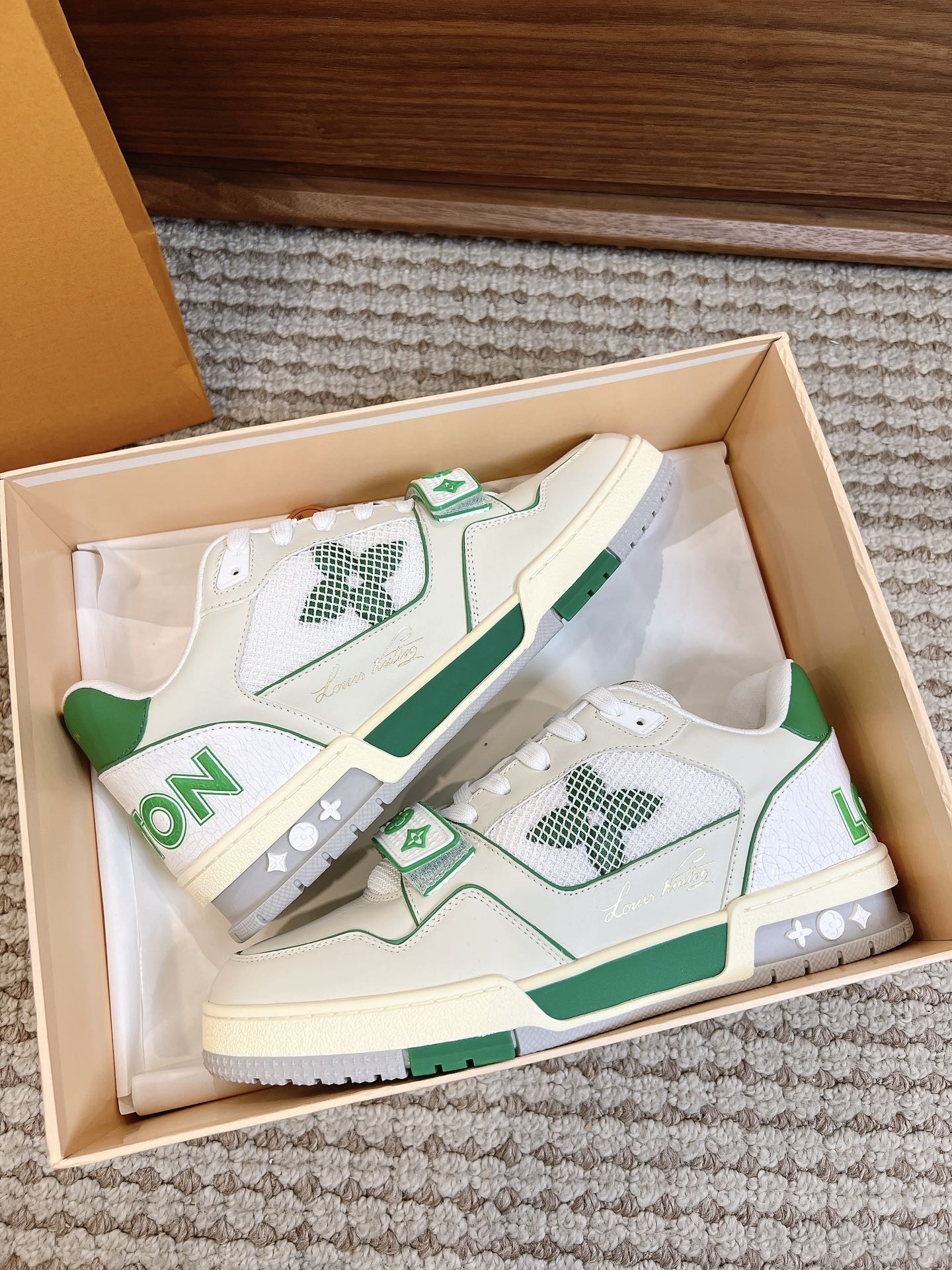 Men's shoes