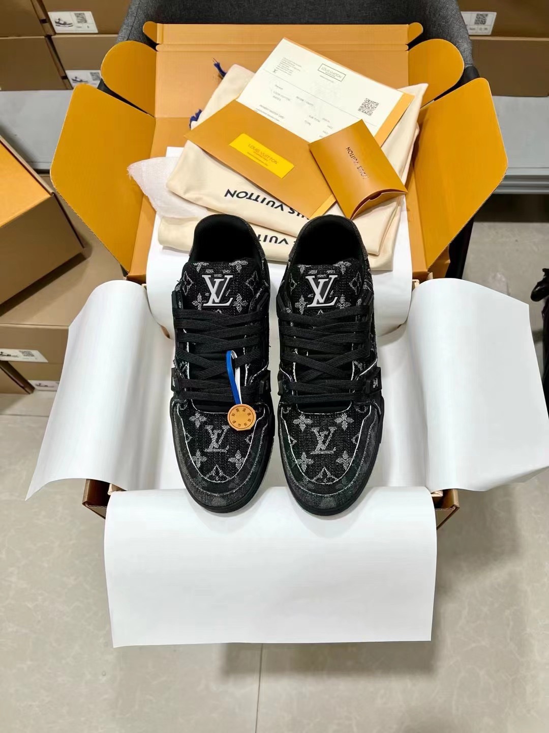 Men's shoes