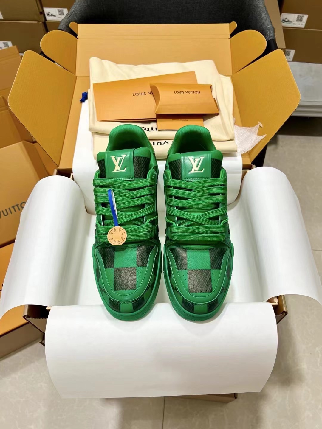 Men's shoes