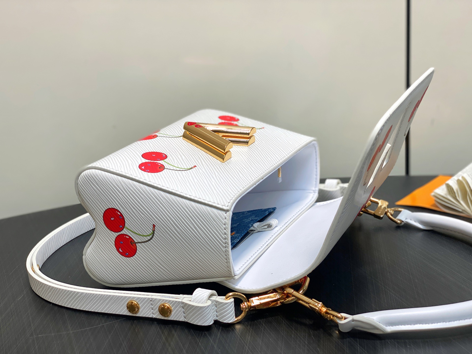lv