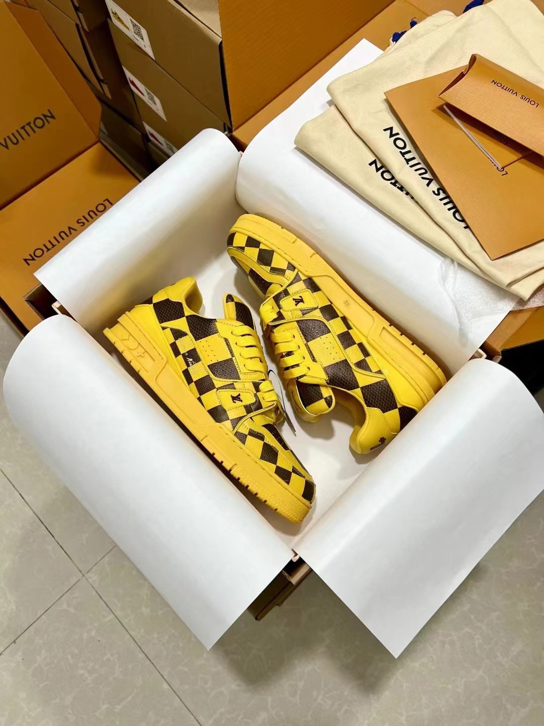 Men's shoes