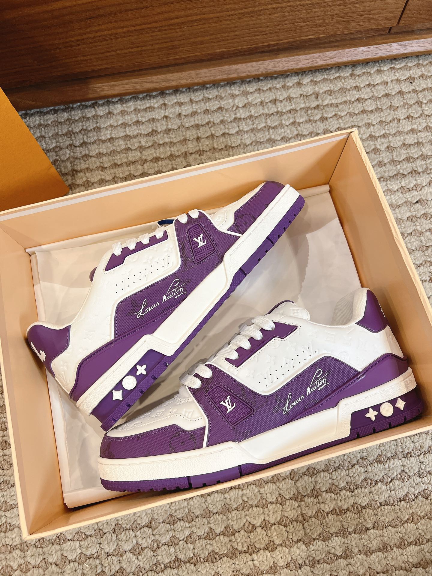 Men's shoes