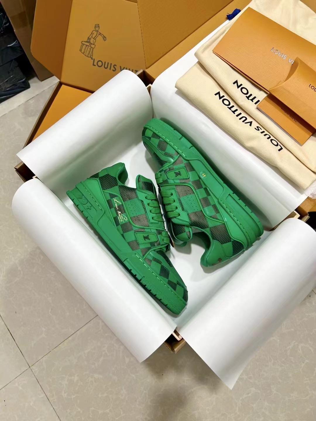 Men's shoes