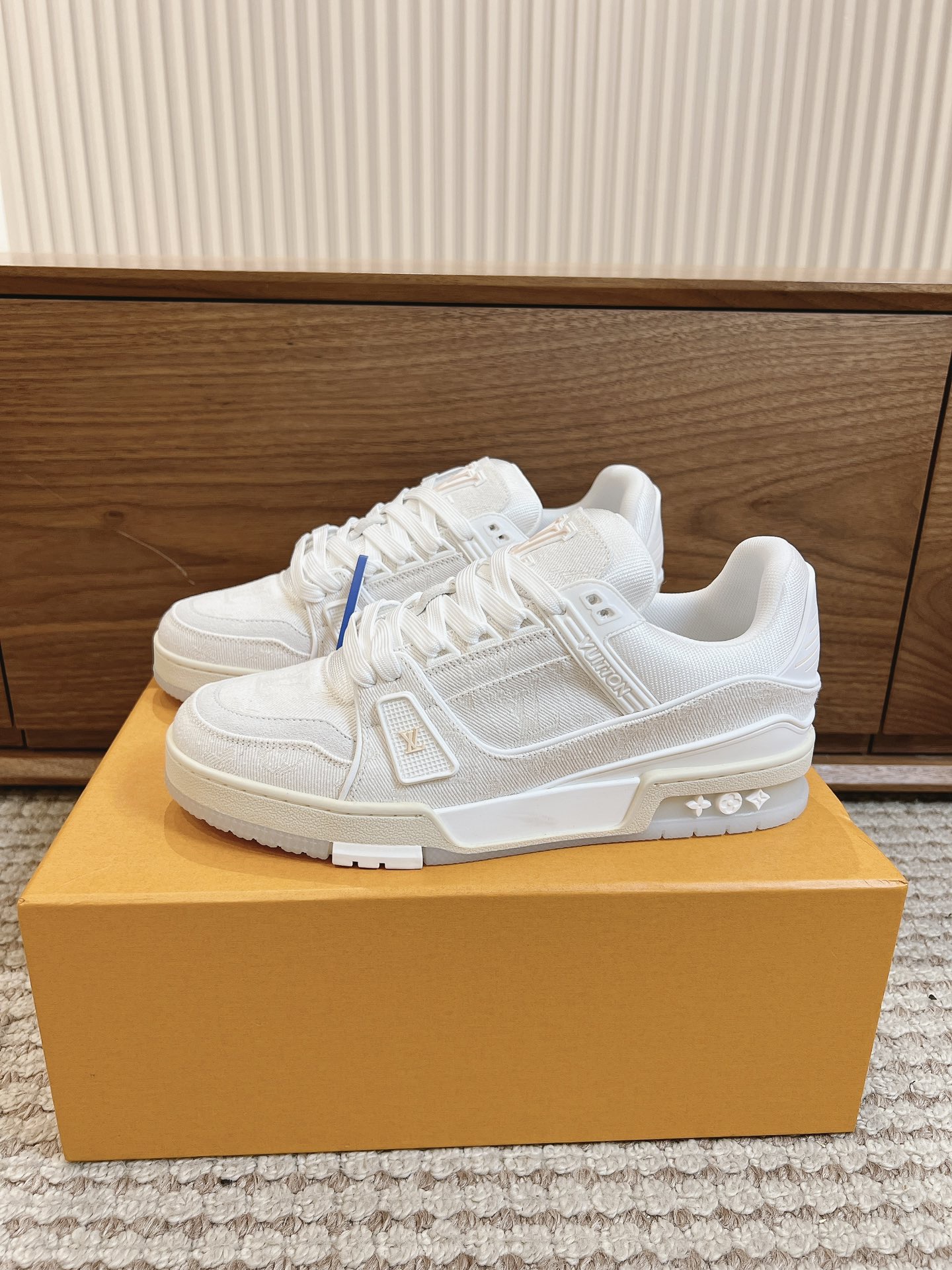 Men's shoes