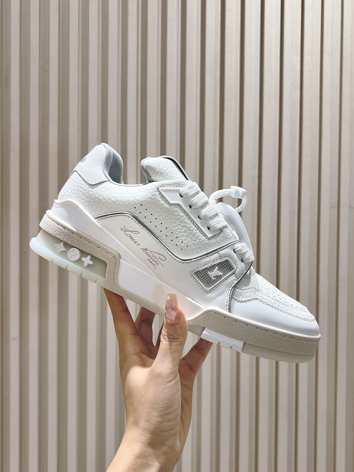 Men's shoes