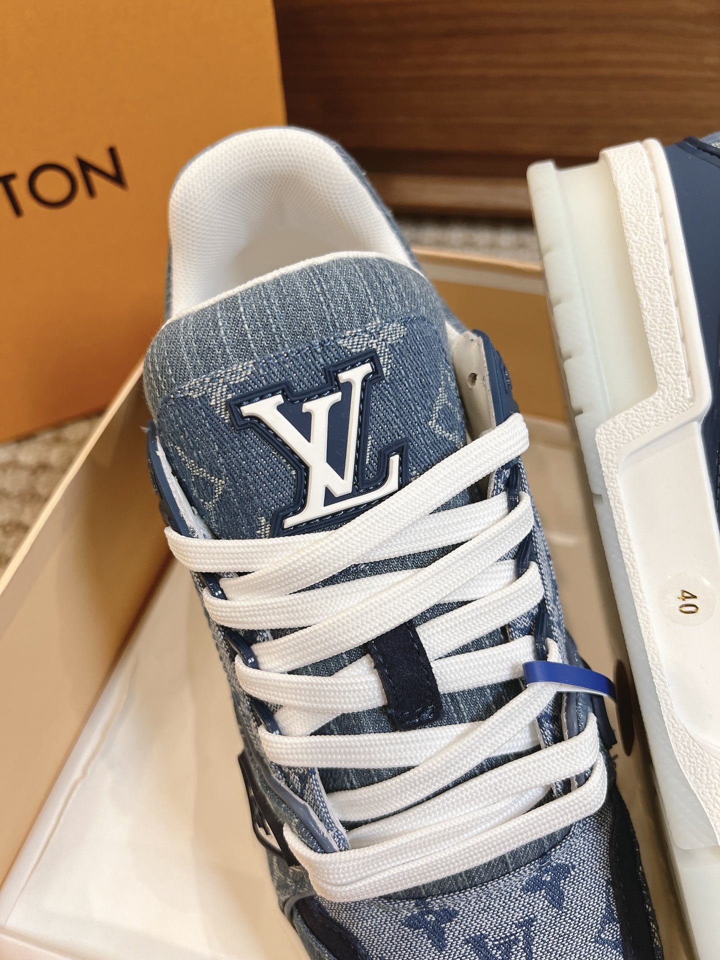 Men's shoes