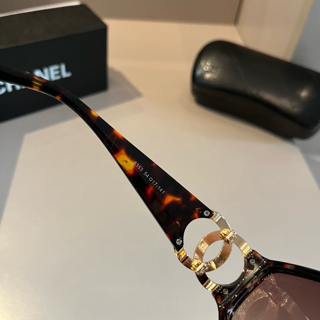 chanel--Sunglasses