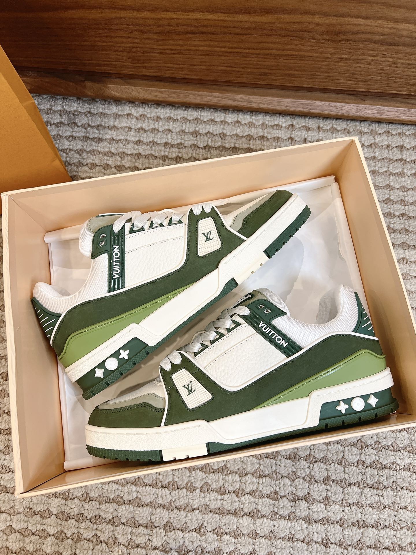 Men's shoes