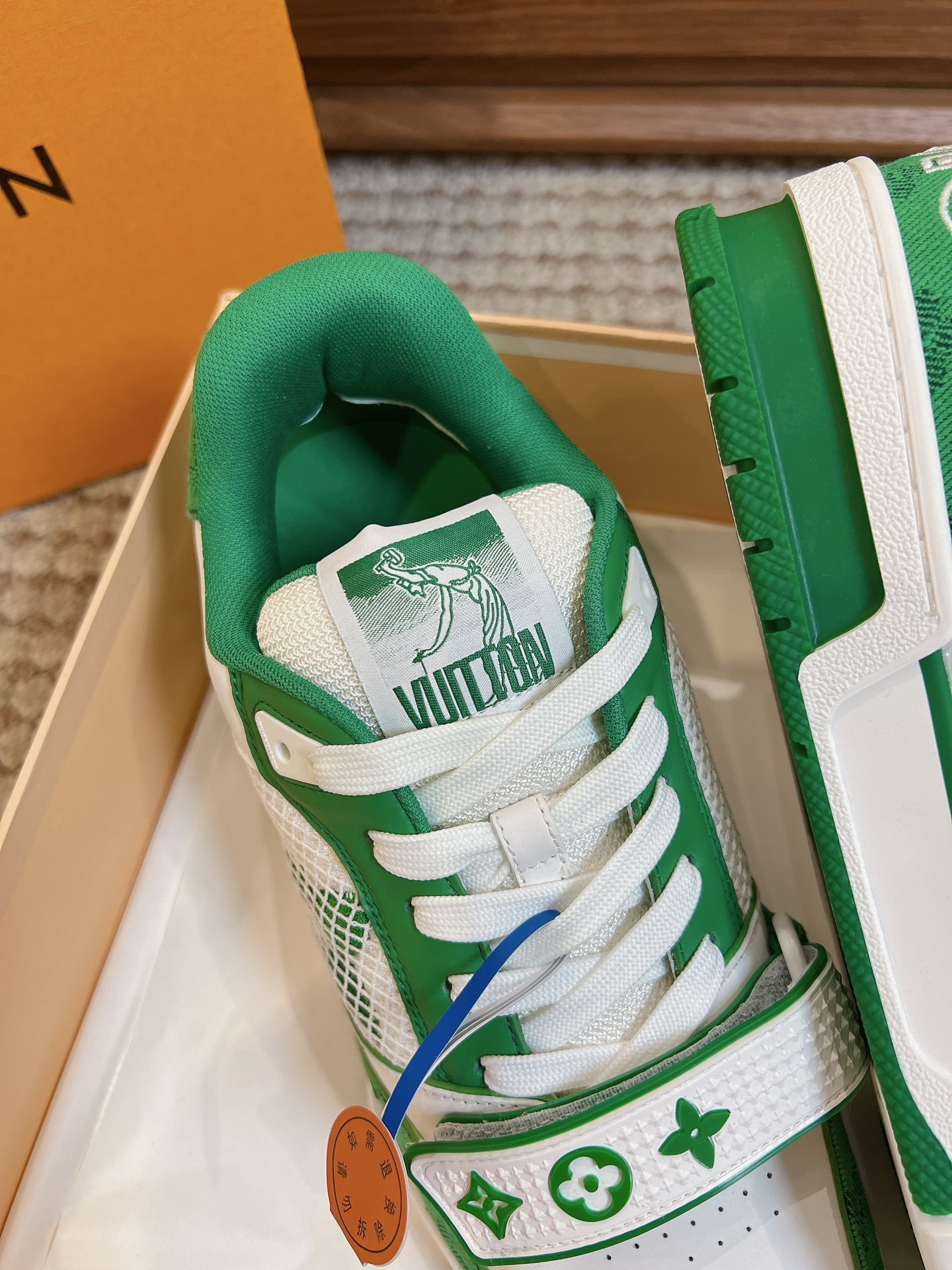 Men's shoes