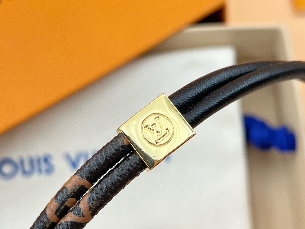 Small pendant