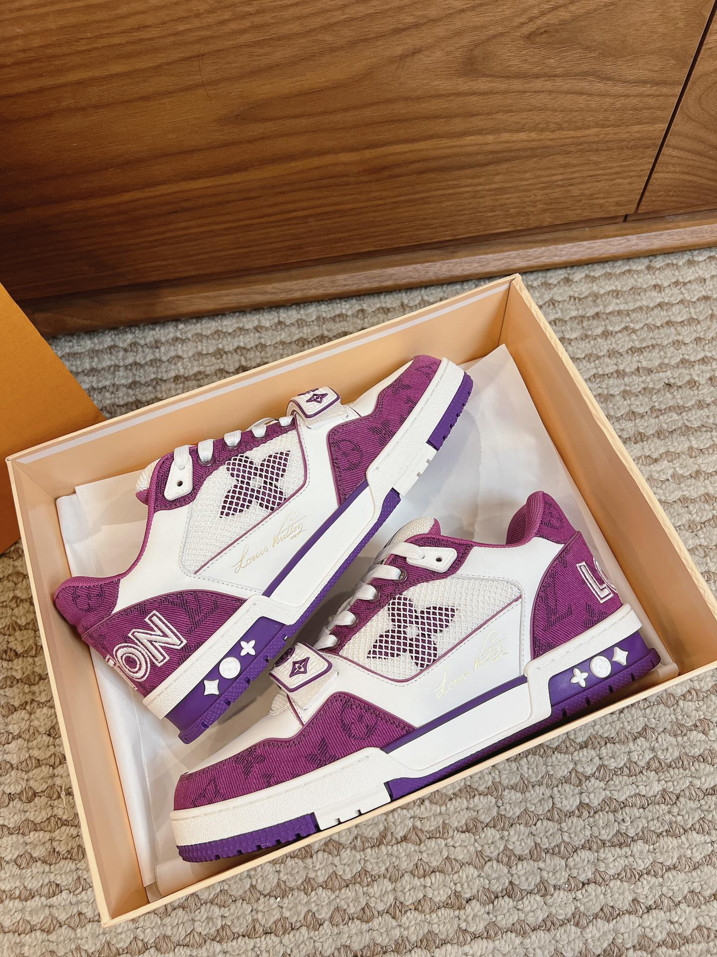 Men's shoes