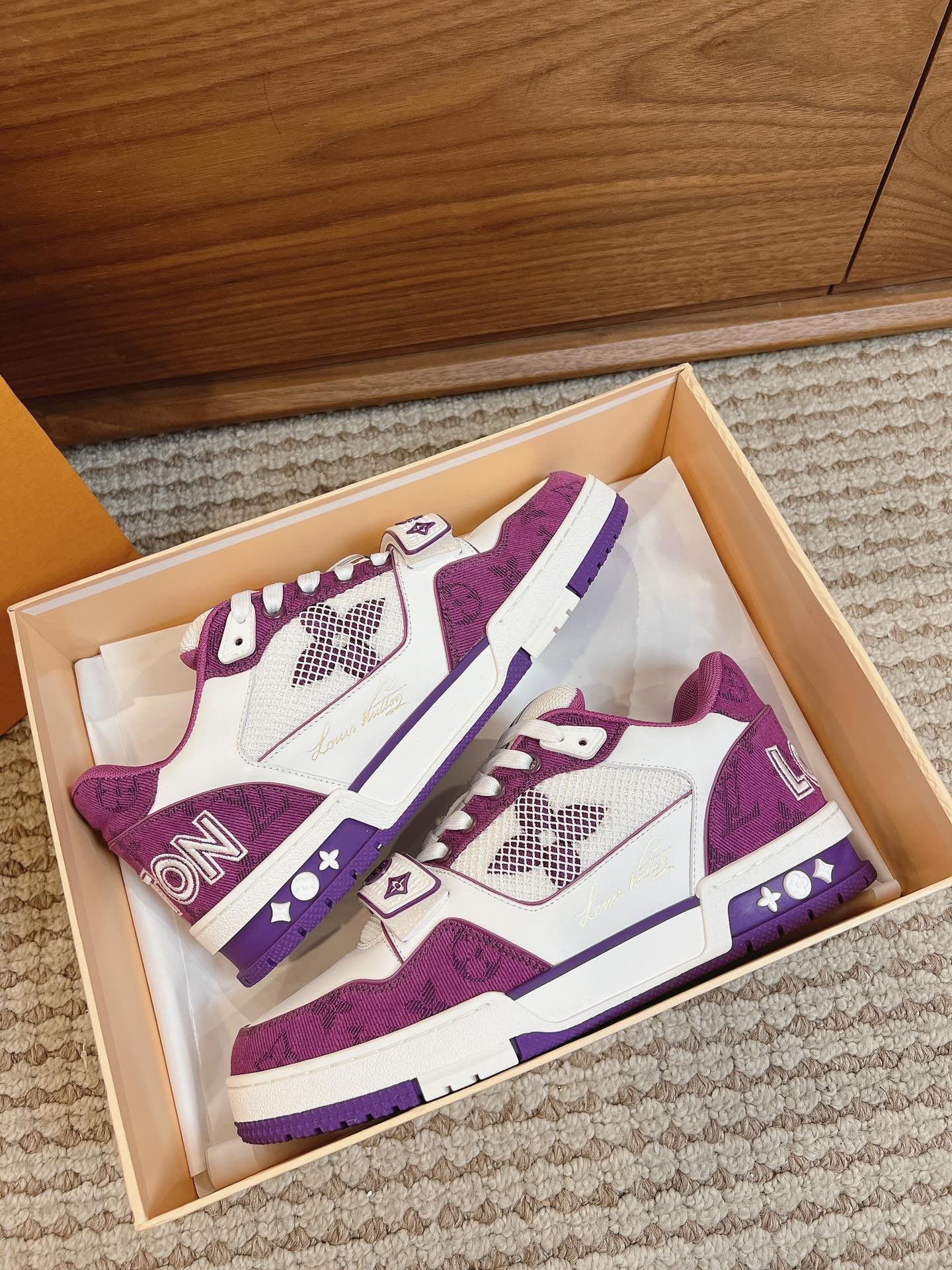 Men's shoes