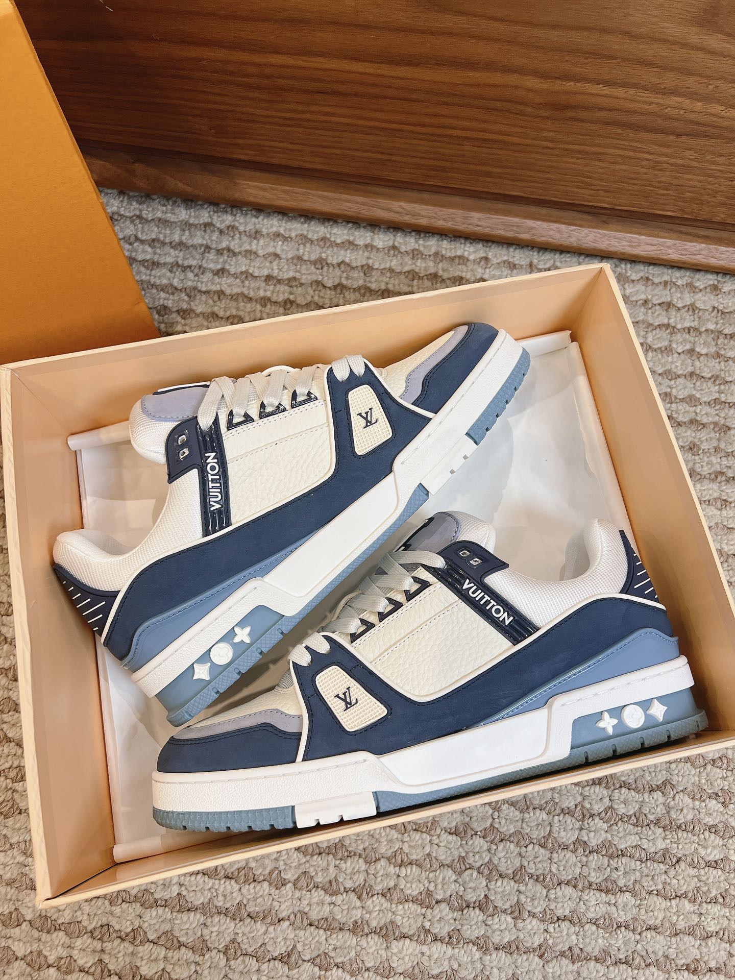 Men's shoes
