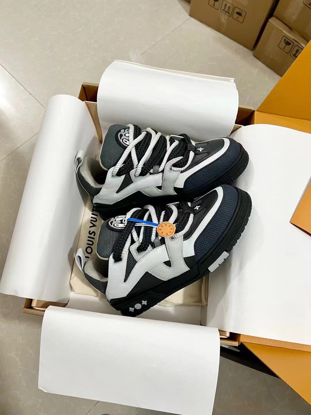 Men's shoes