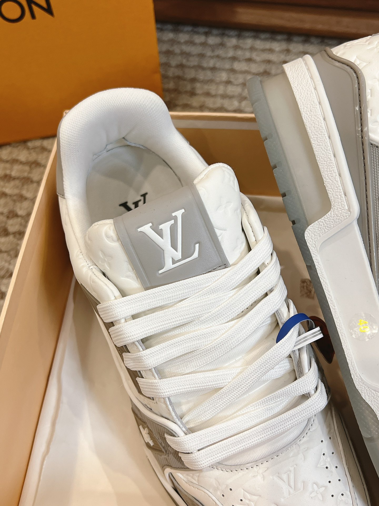 Men's shoes