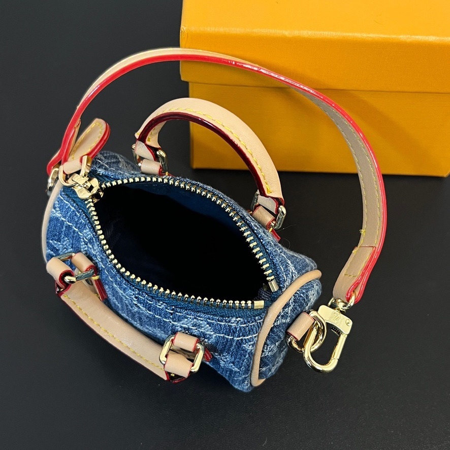 Small pendant