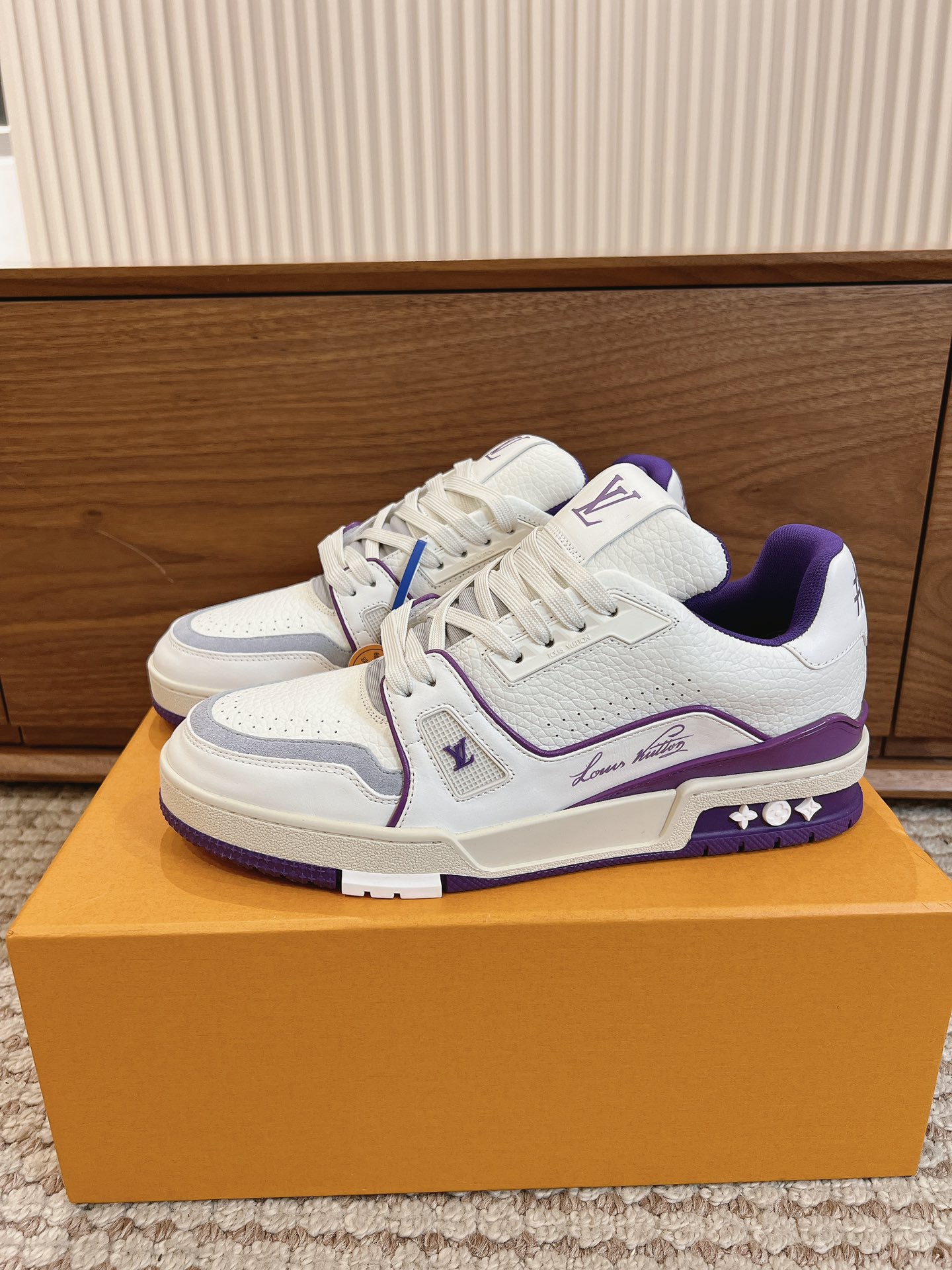 Men's shoes