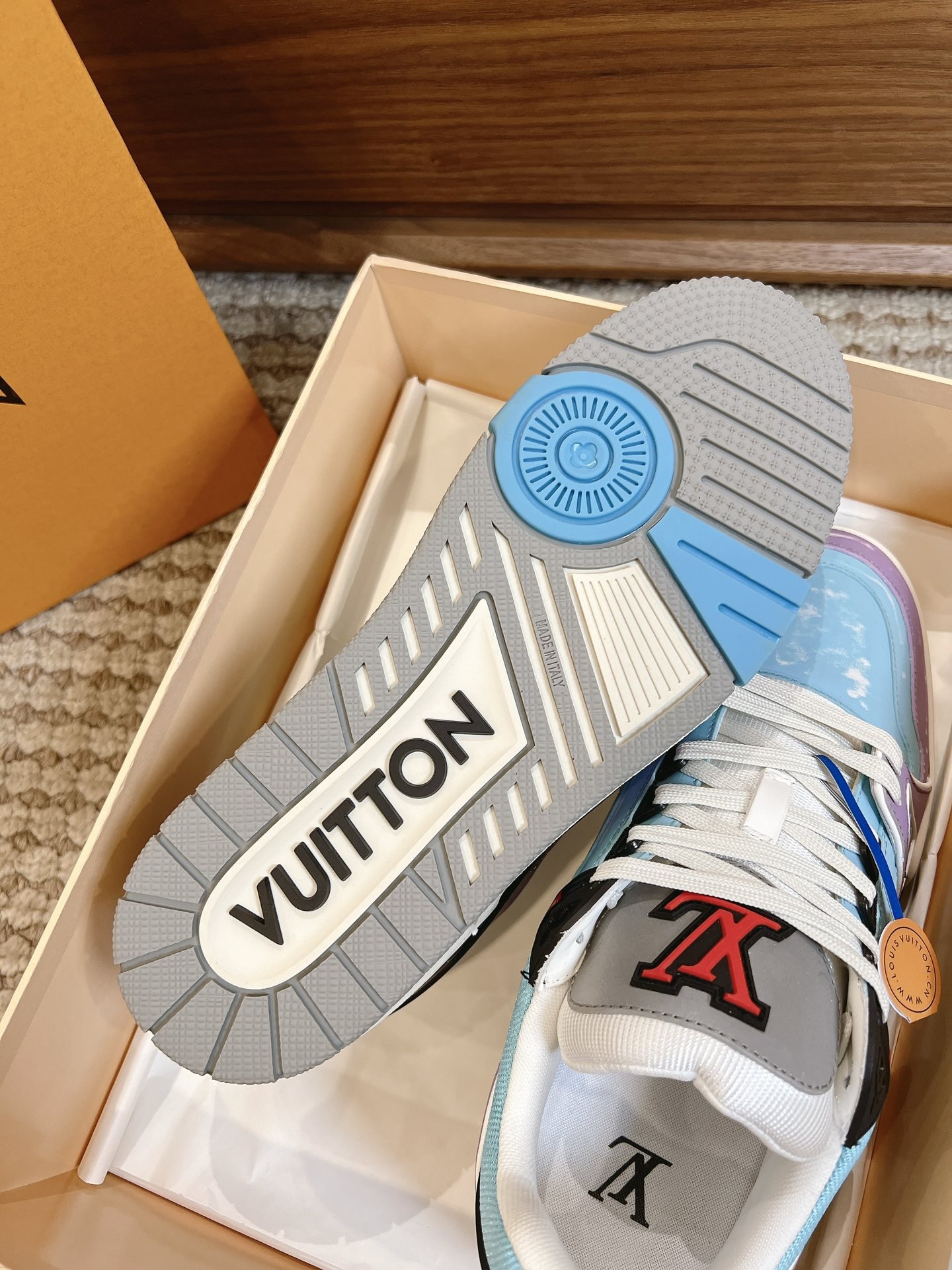 Men's shoes