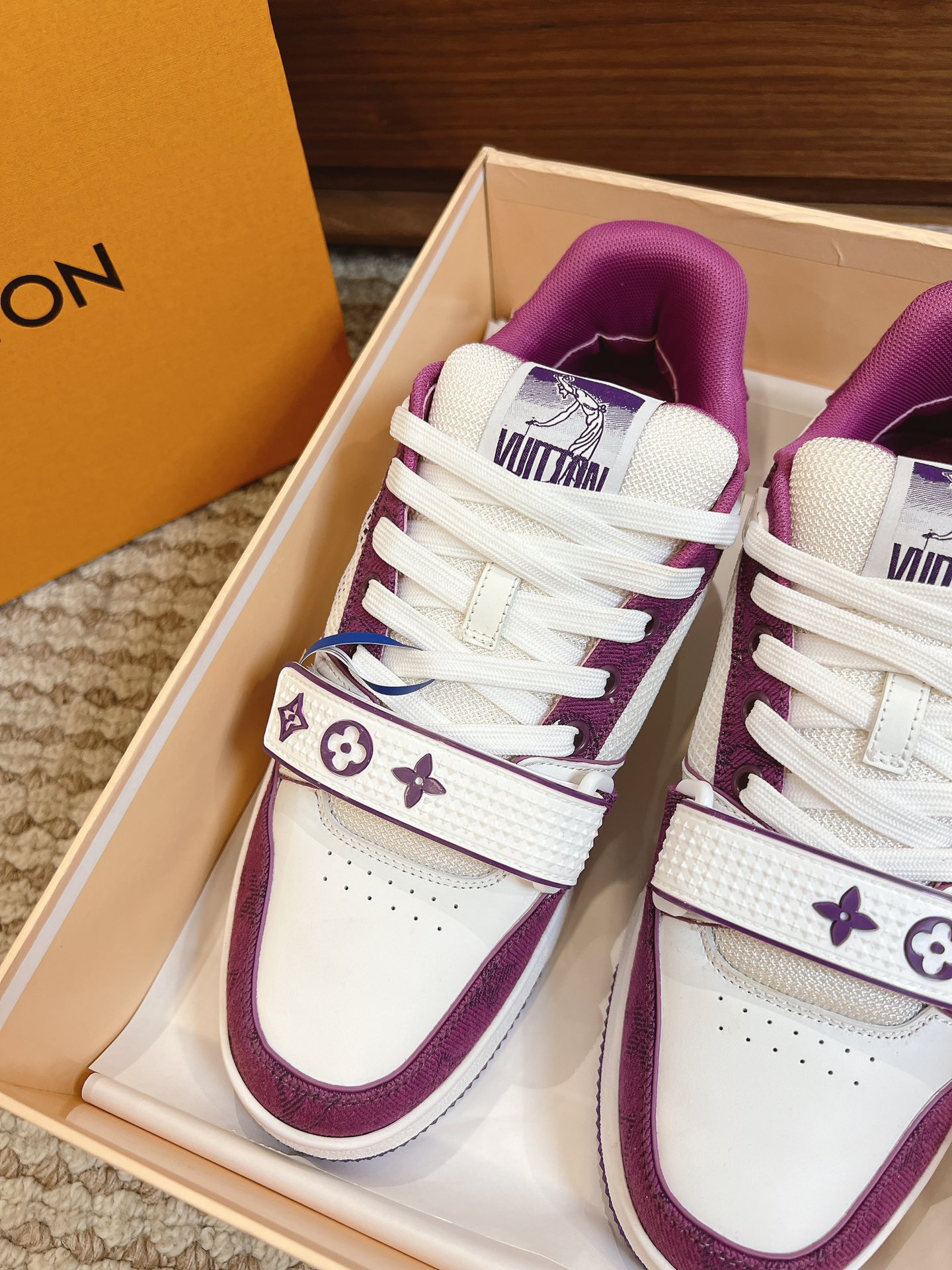 Men's shoes