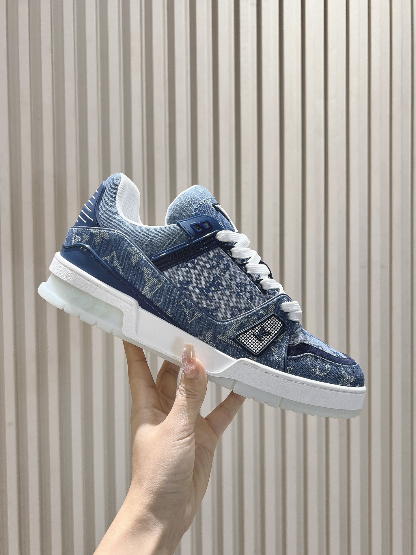Men's shoes