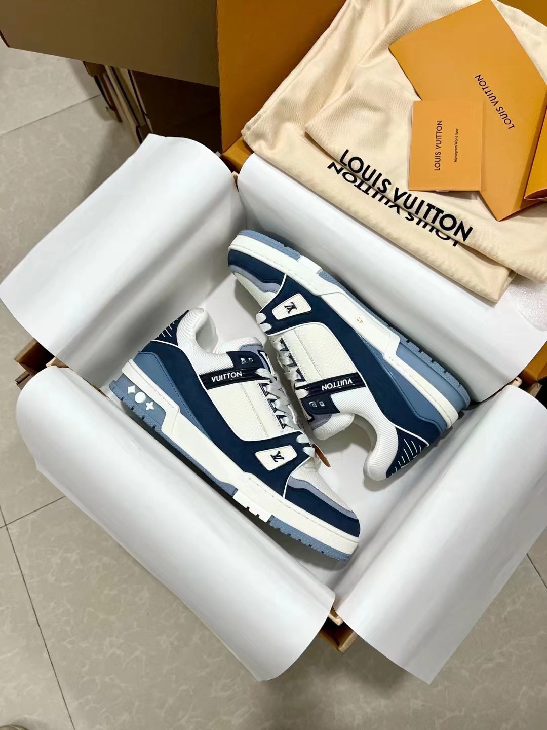 Men's shoes