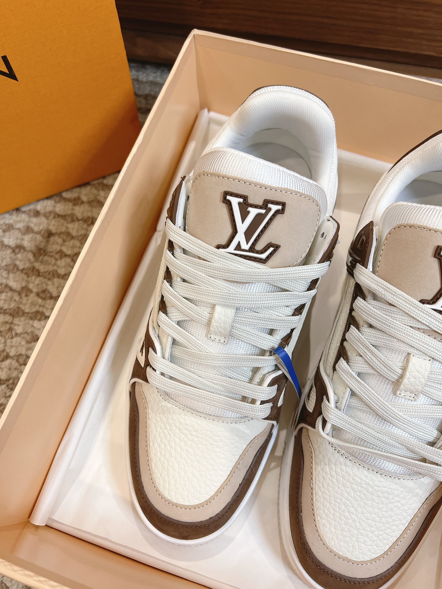 Men's shoes