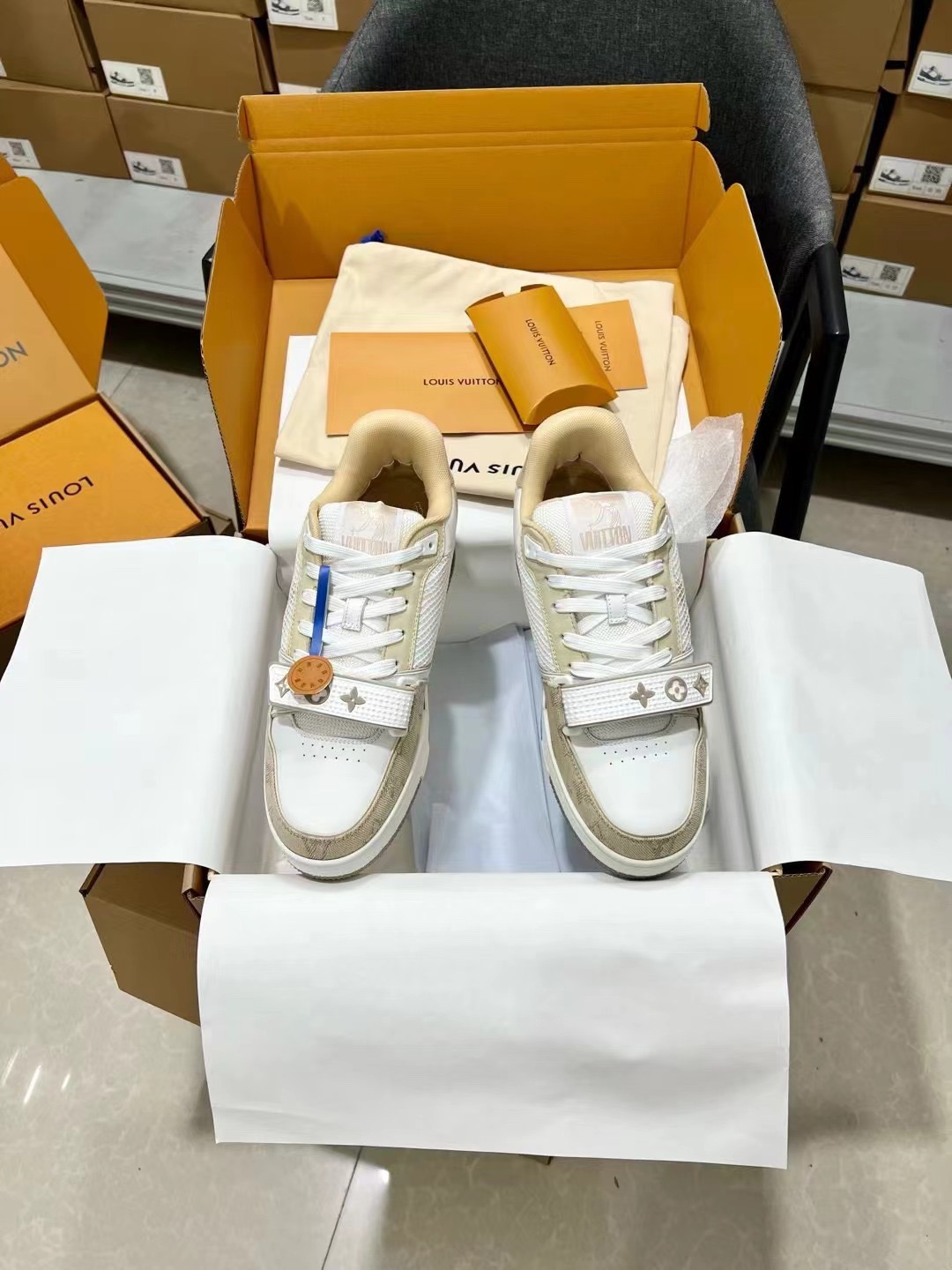 Men's shoes