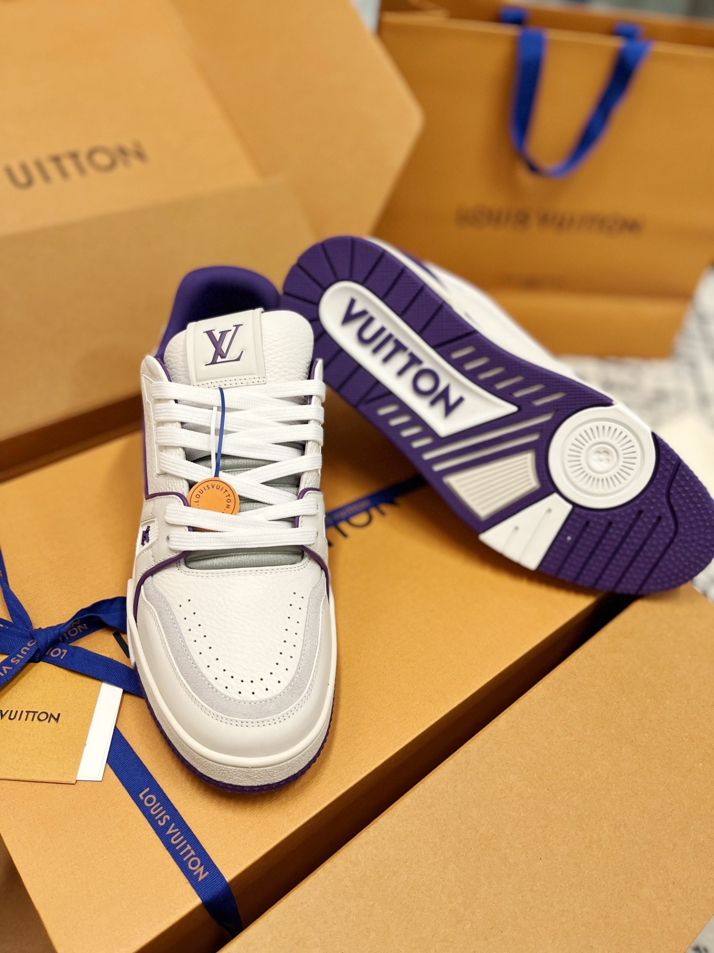 Men's shoes