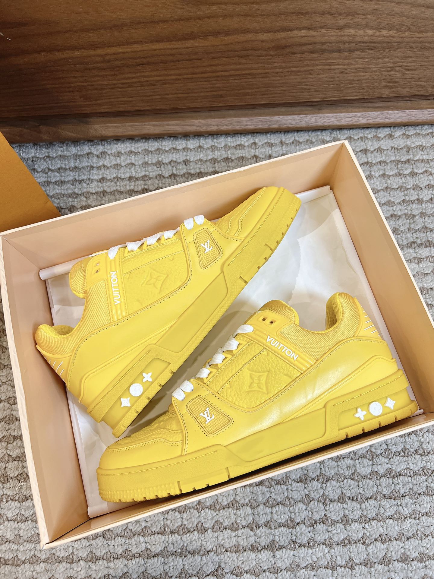 Men's shoes