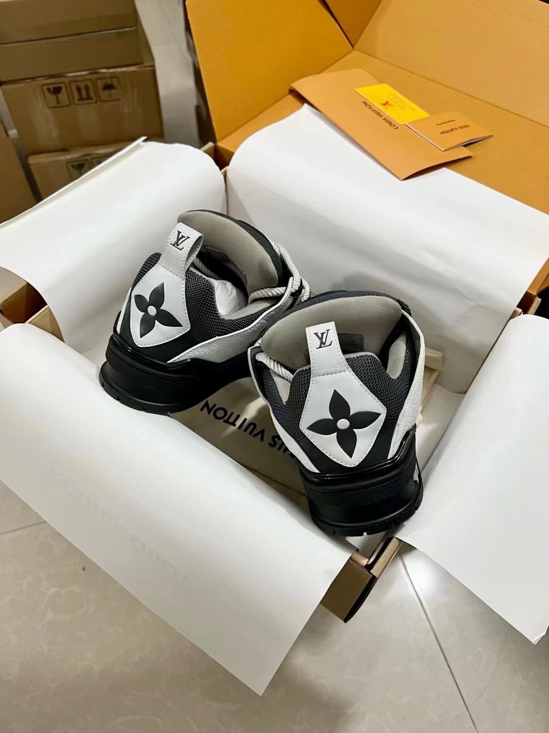 Men's shoes