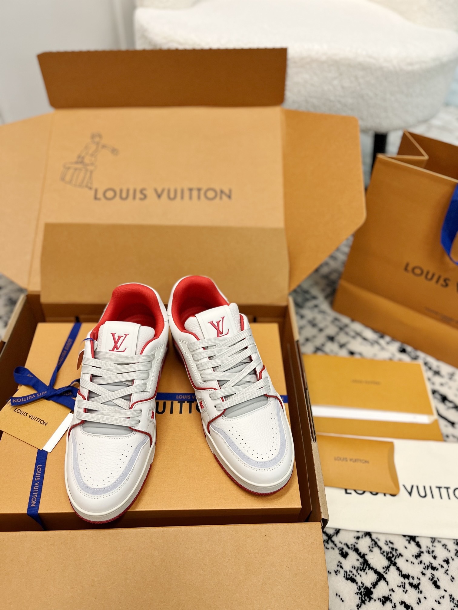 Men's shoes