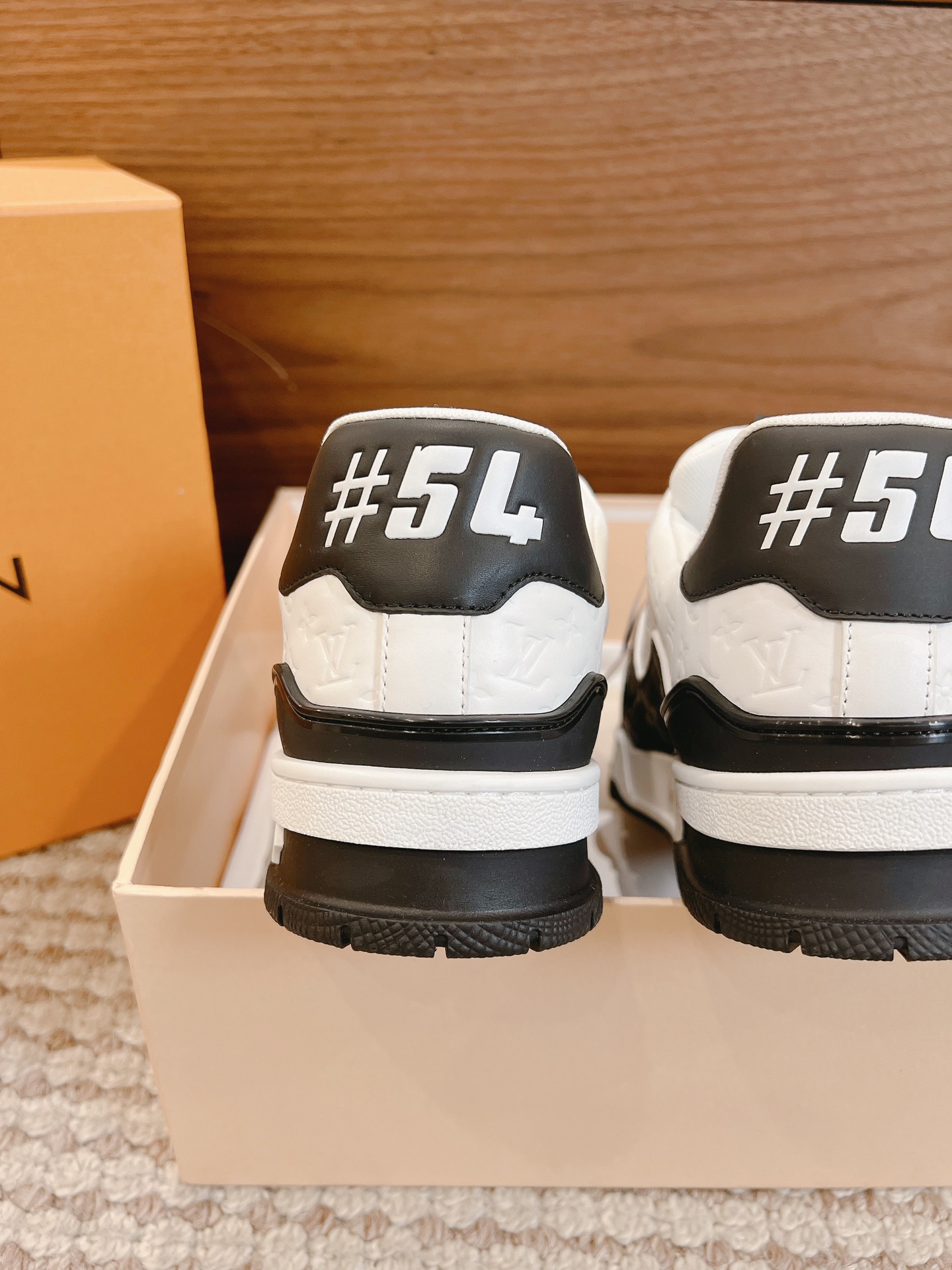 Men's shoes