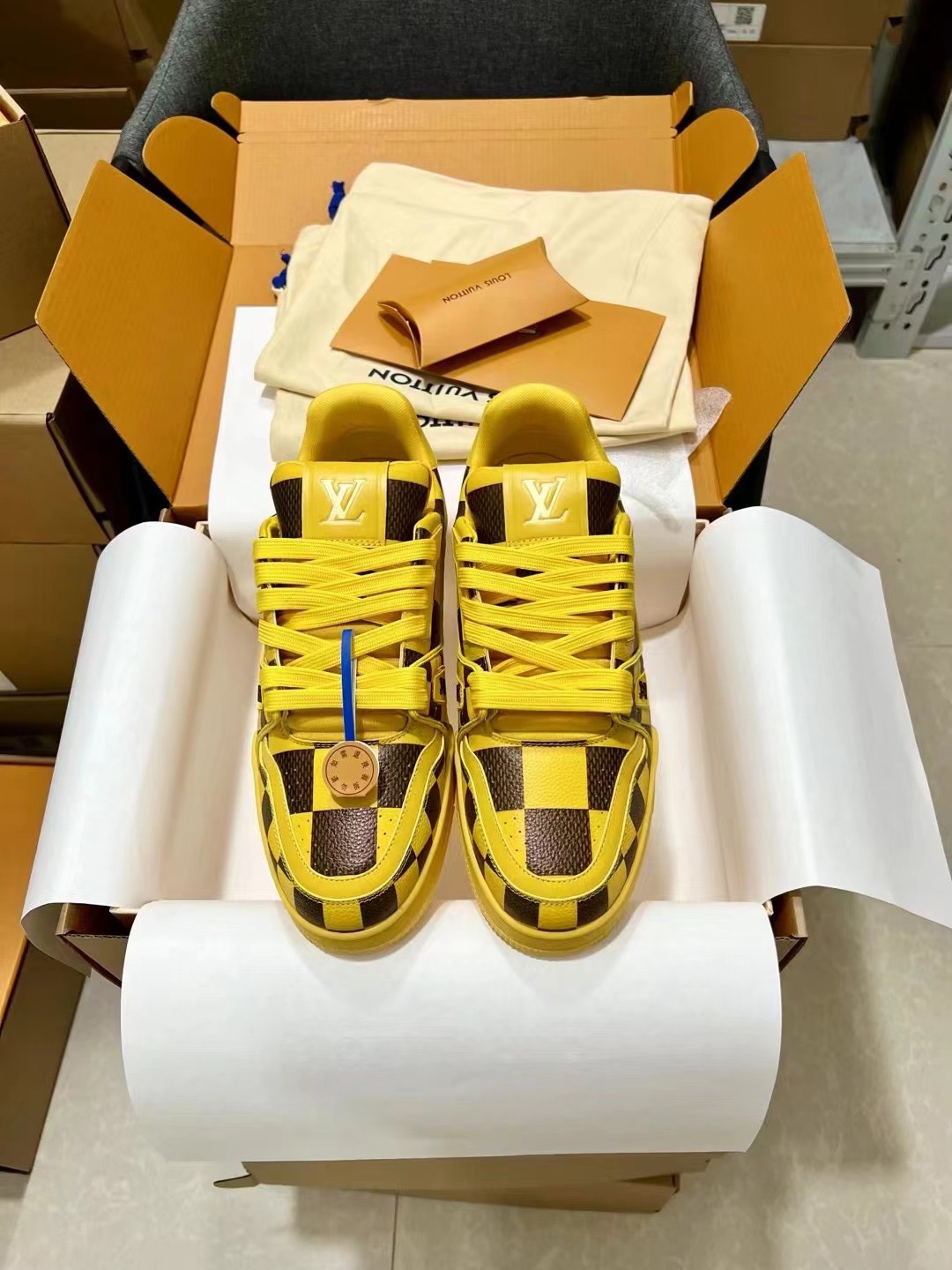 Men's shoes