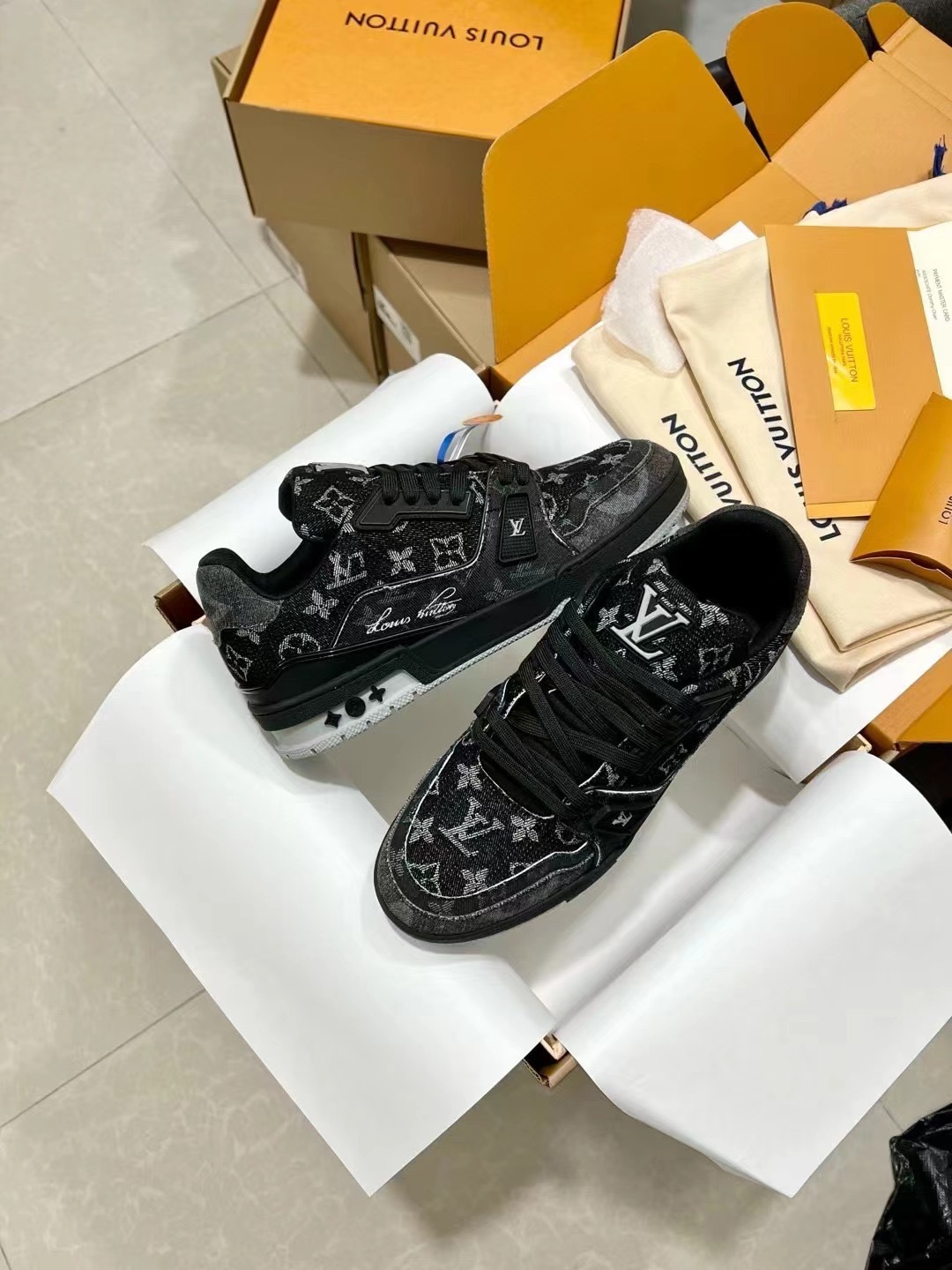 Men's shoes
