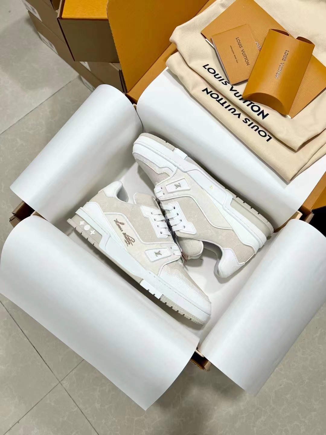 Men's shoes