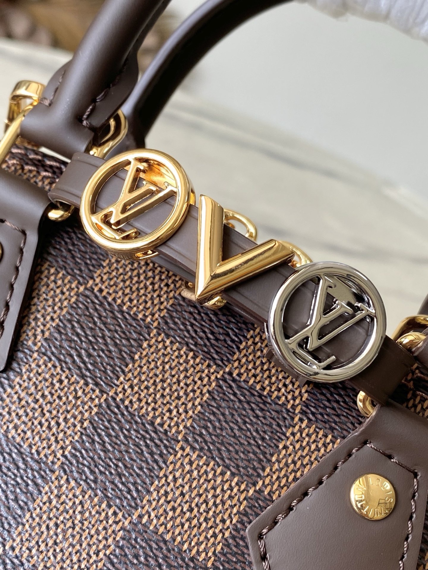 lv