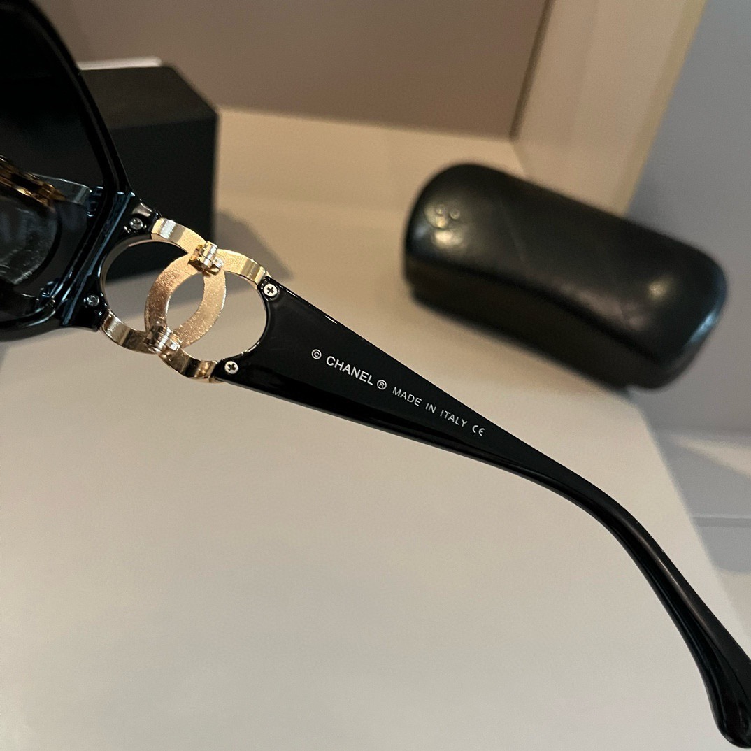 chanel--Sunglasses