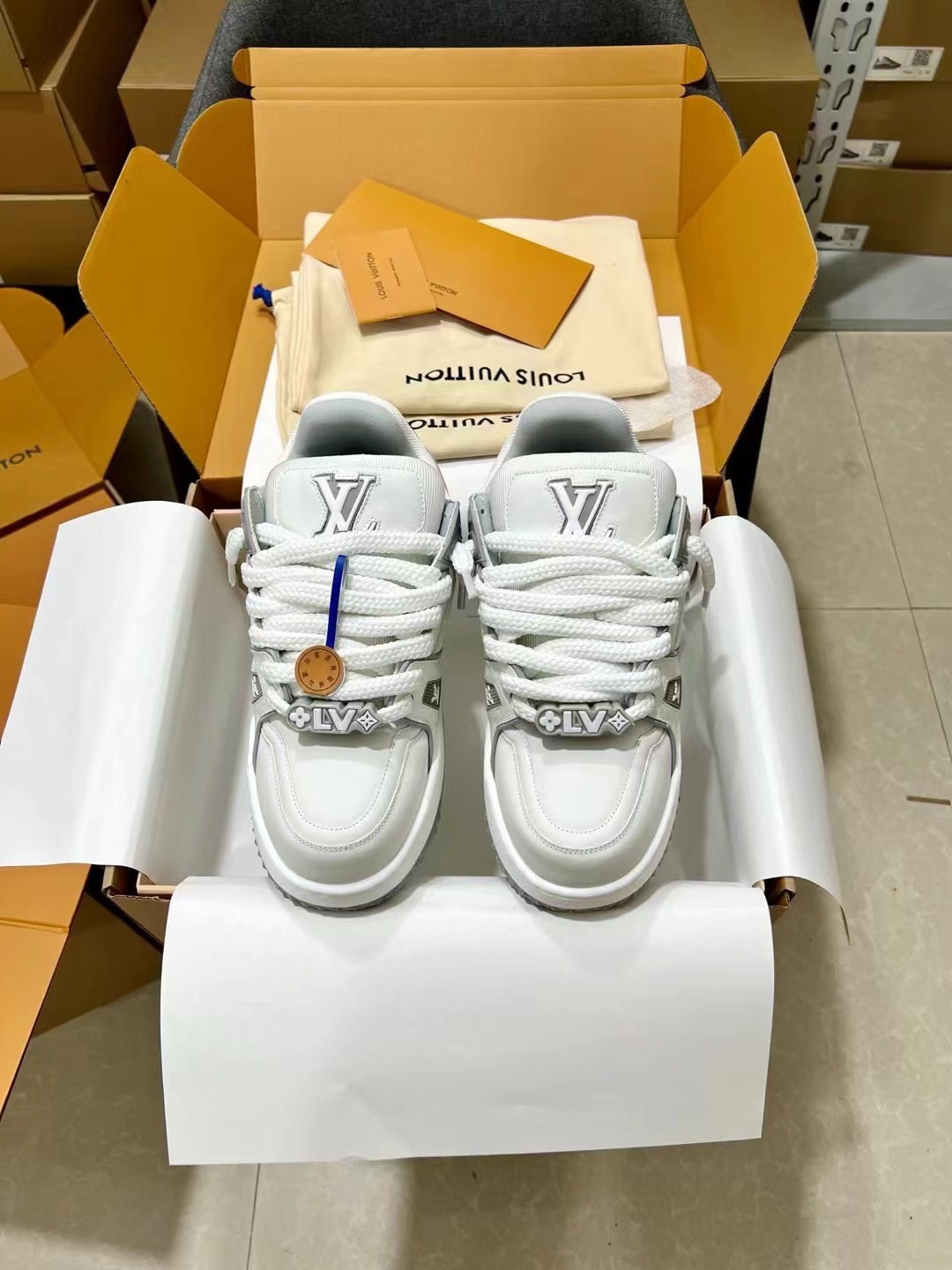Men's shoes